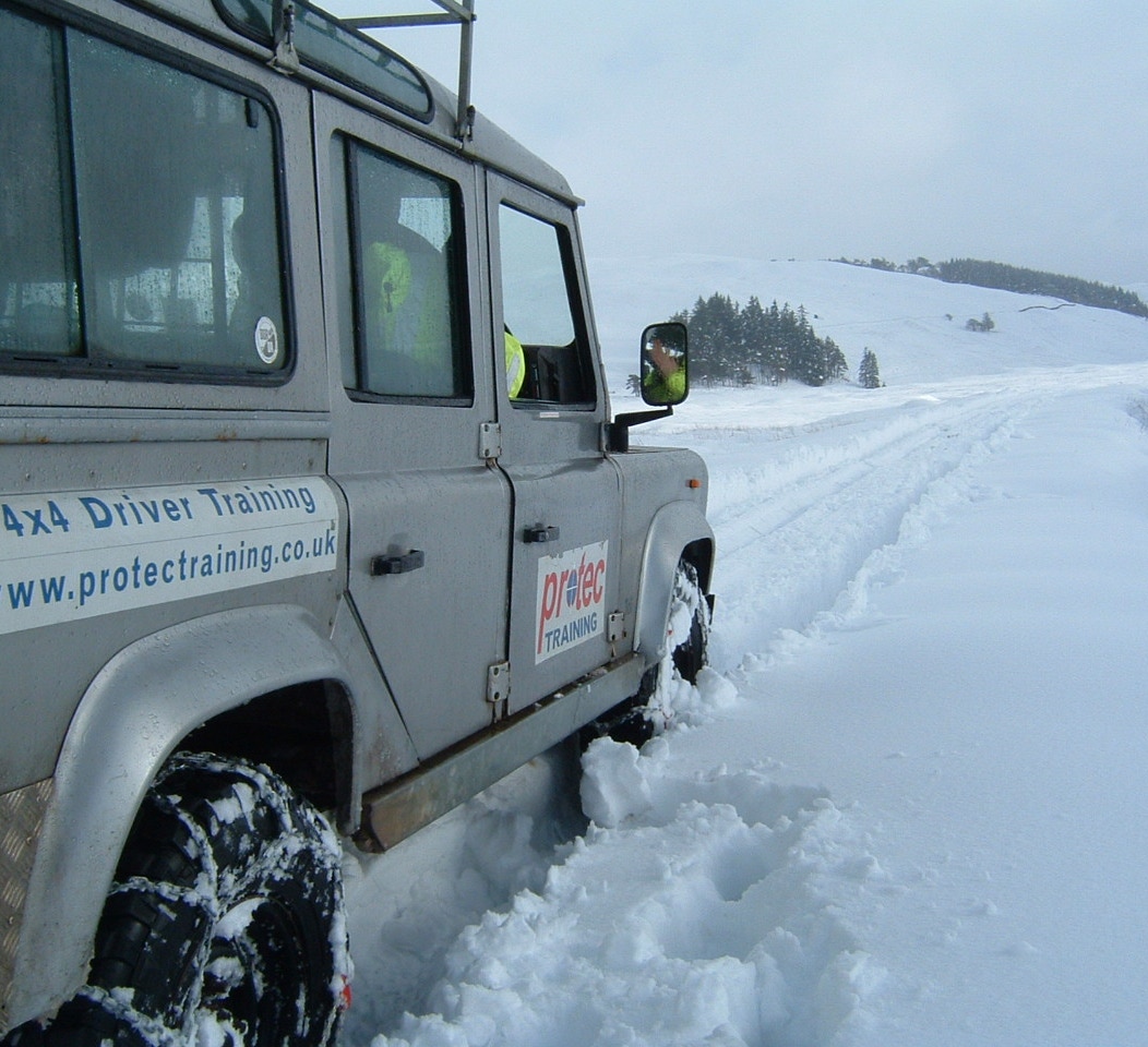 Protec Training Landrover delivering 44 training in teh snow